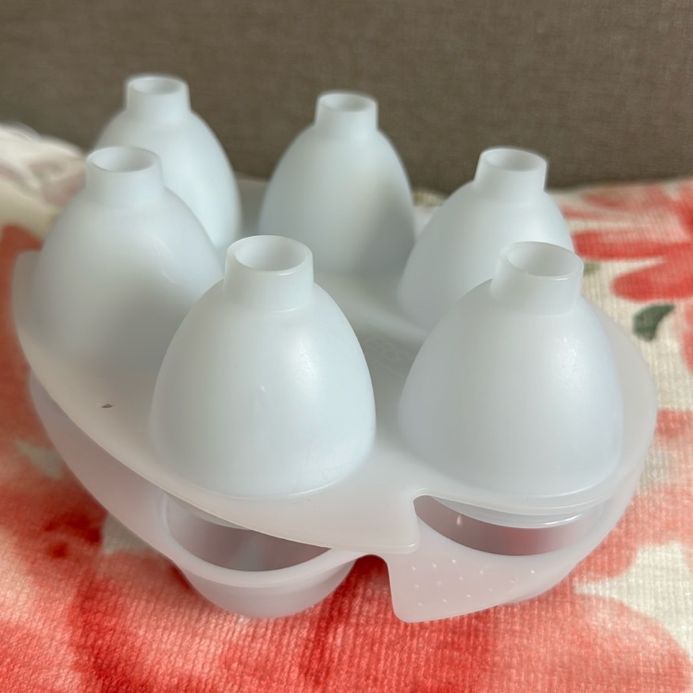 NEW Jello Jell-O Jigglers Easter Egg Mold Maker 3-D Hinged Blue Paint Palette